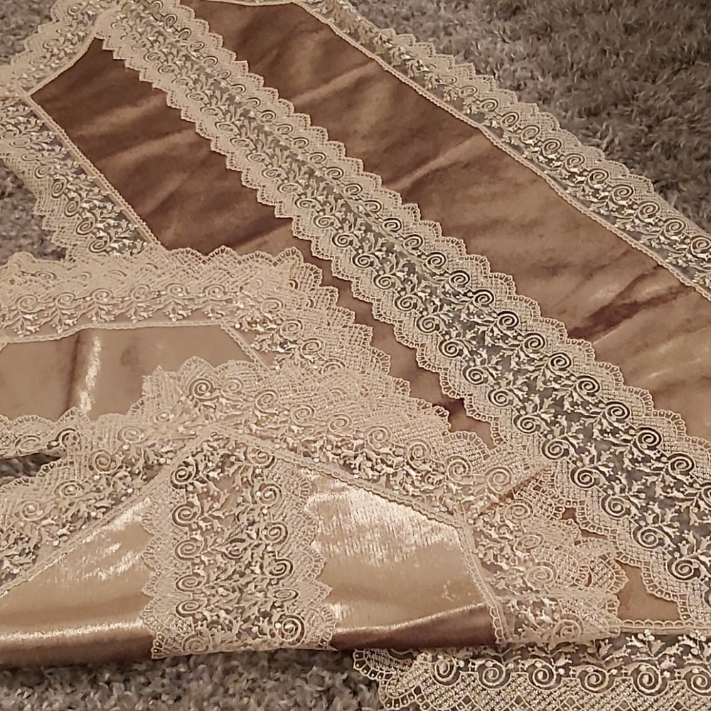 Table cover - Picture 4 of 4